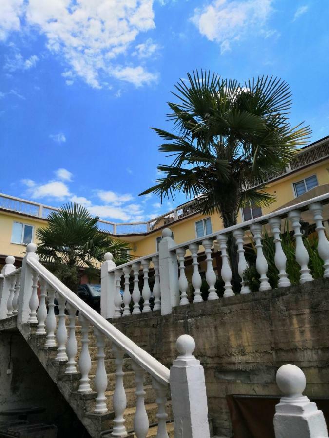 Guest House Amra New Athos Exterior photo